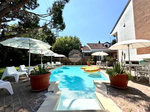 casa indipendente in vendita a Peschiera Borromeo in zona Bellaria