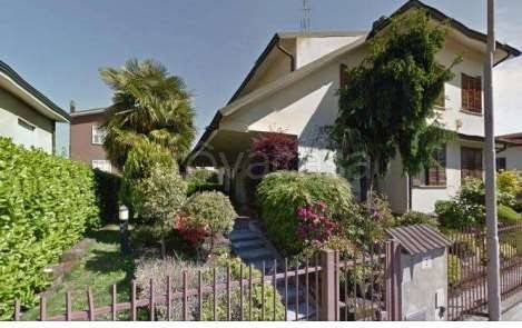 casa indipendente in vendita a Peschiera Borromeo in zona Bellaria