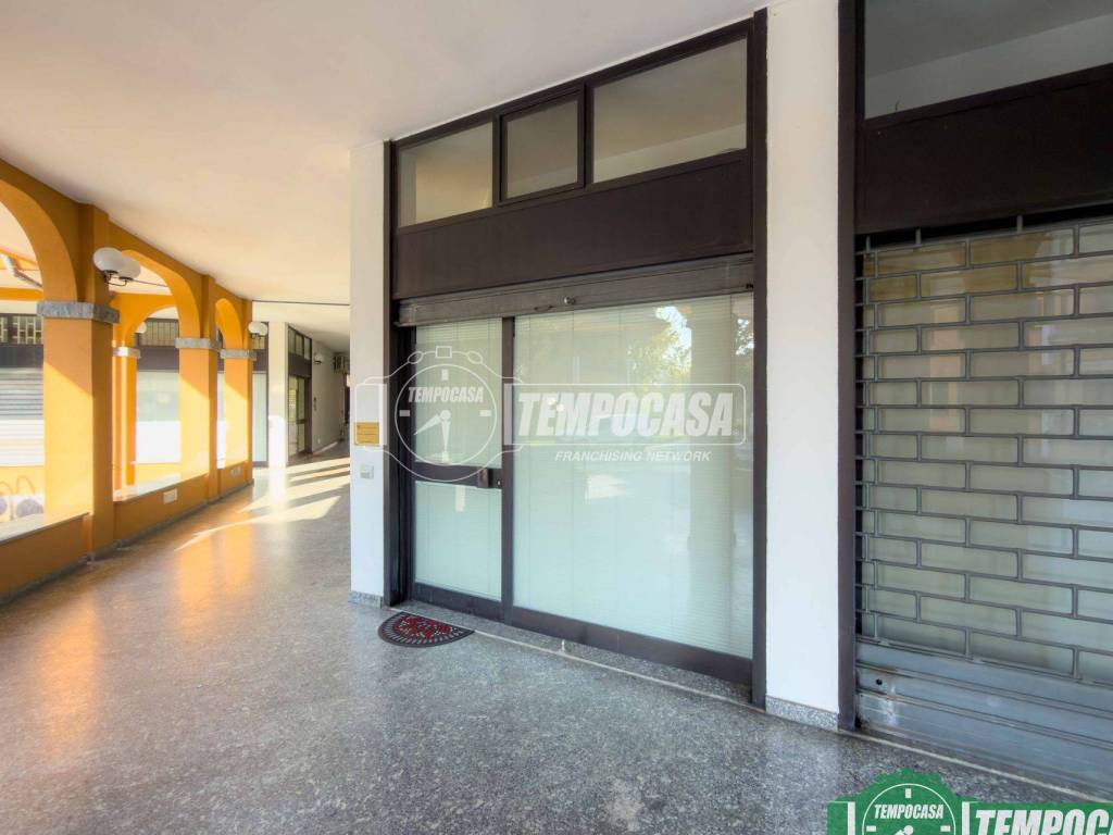 ufficio in vendita a Peschiera Borromeo in zona Bettola