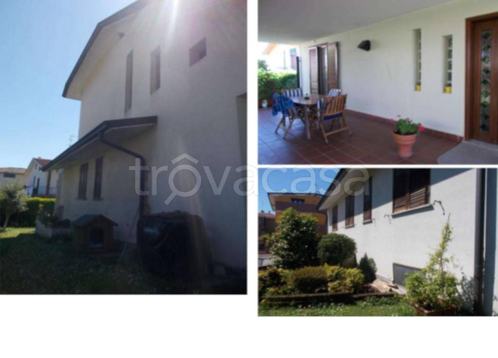 casa indipendente in vendita a Peschiera Borromeo in zona Bellaria