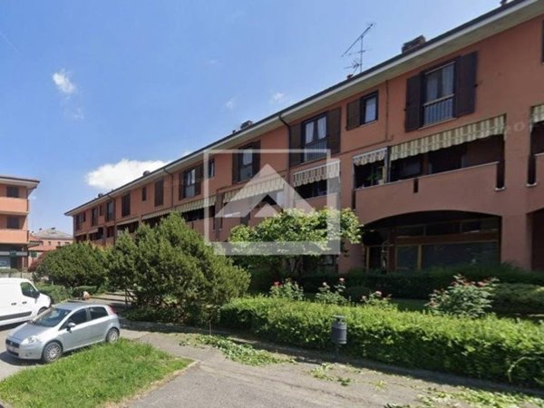 negozio in vendita a Peschiera Borromeo in zona Bettola