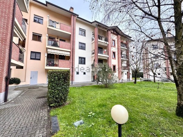 appartamento in vendita a Peschiera Borromeo in zona Mezzate