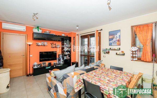 appartamento in vendita a Peschiera Borromeo in zona Canzo