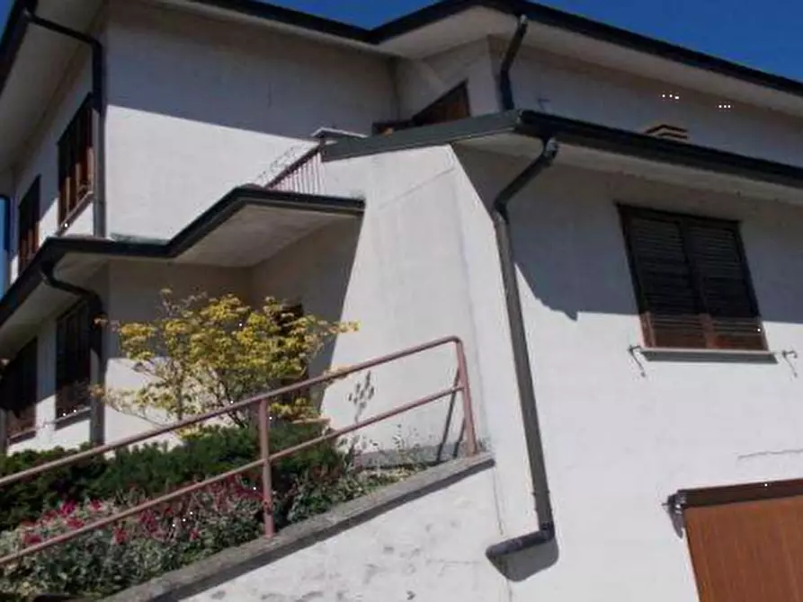 casa indipendente in vendita a Peschiera Borromeo in zona Bellaria