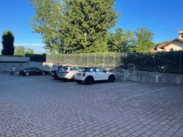 ufficio in vendita a Peschiera Borromeo in zona San Bovio