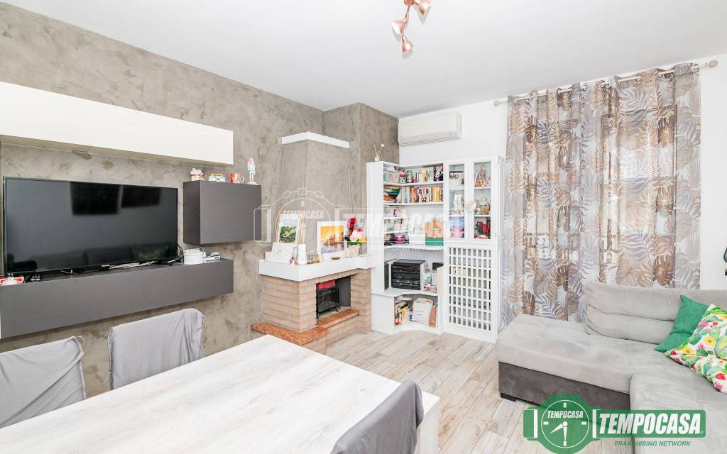 appartamento in vendita a Peschiera Borromeo in zona Mezzate