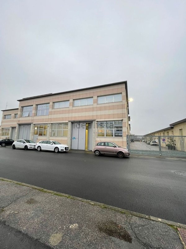 ufficio in vendita a Peschiera Borromeo