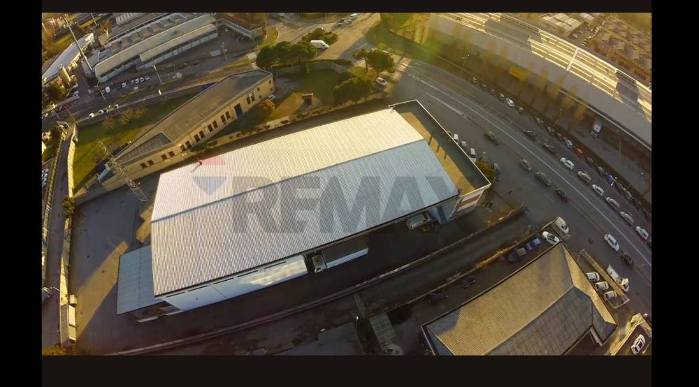 capannone in vendita a Peschiera Borromeo