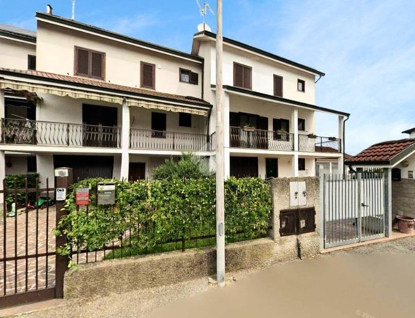 casa indipendente in vendita a Peschiera Borromeo