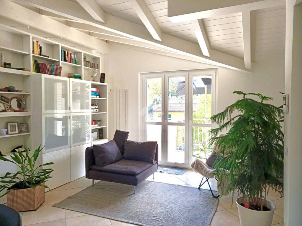 appartamento in vendita a Peschiera Borromeo in zona Bettola