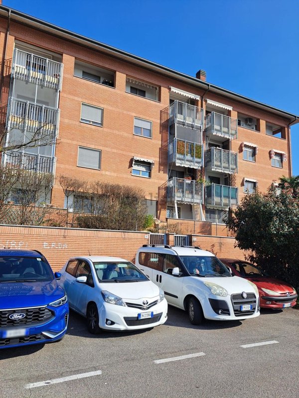 appartamento in vendita a Peschiera Borromeo in zona Mezzate