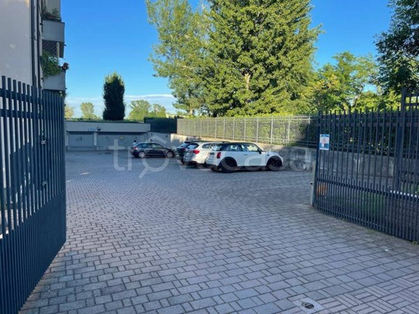 ufficio in vendita a Peschiera Borromeo in zona San Bovio