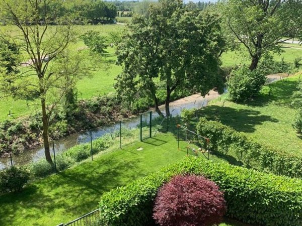 appartamento in vendita a Peschiera Borromeo in zona Linate