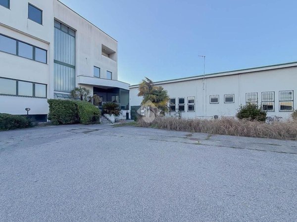 terreno edificabile in vendita a Peschiera Borromeo