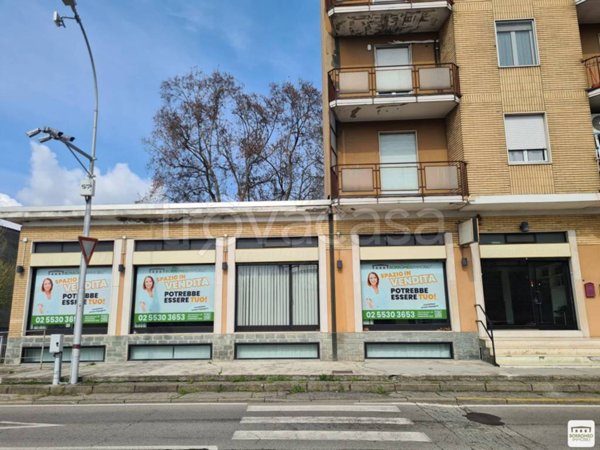 negozio in vendita a Peschiera Borromeo