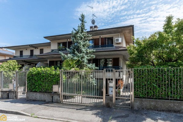 casa indipendente in vendita a Peschiera Borromeo