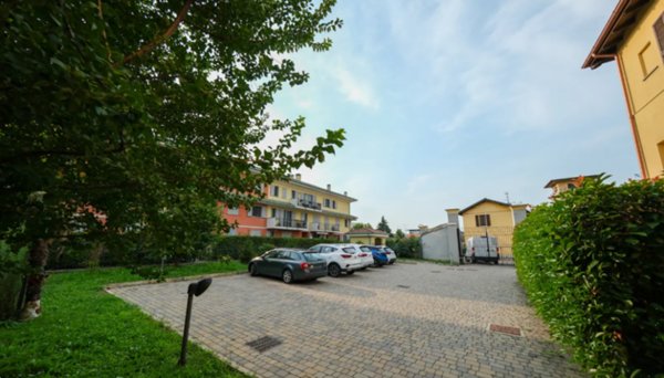 appartamento in vendita a Peschiera Borromeo in zona Bettola