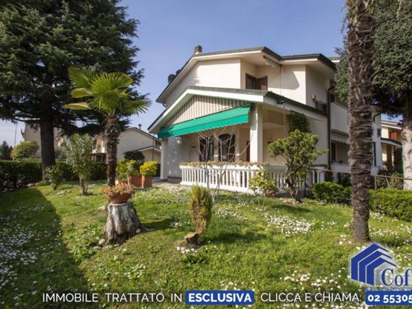 casa indipendente in vendita a Peschiera Borromeo in zona Bettola