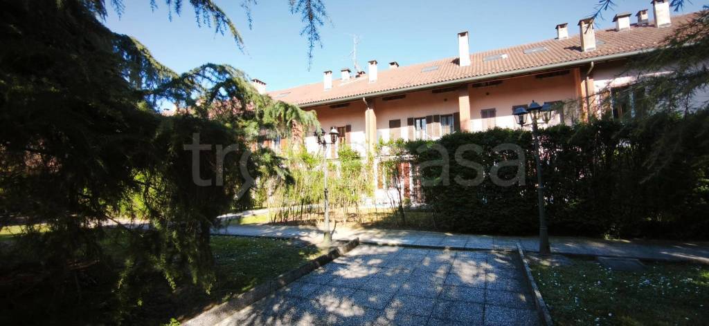 appartamento in vendita a Peschiera Borromeo in zona Mezzate