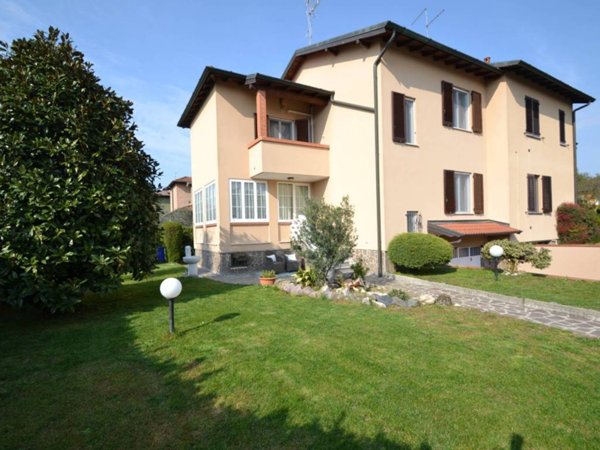 casa indipendente in vendita a Peschiera Borromeo in zona Bettola