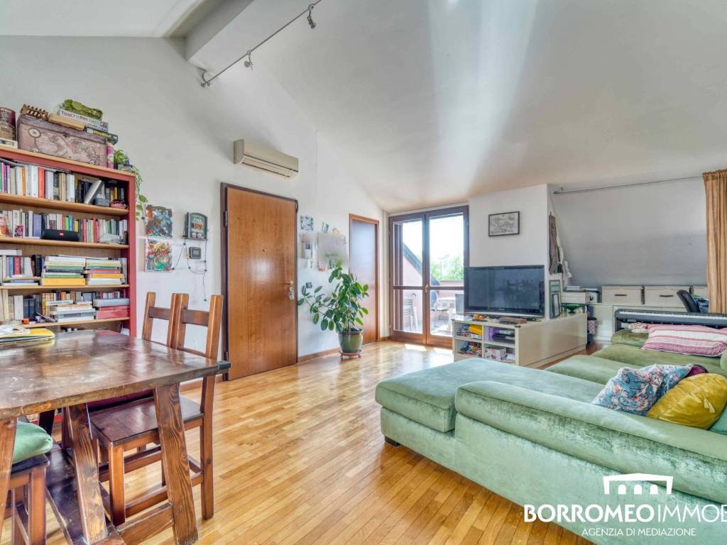 appartamento in vendita a Peschiera Borromeo in zona San Bovio