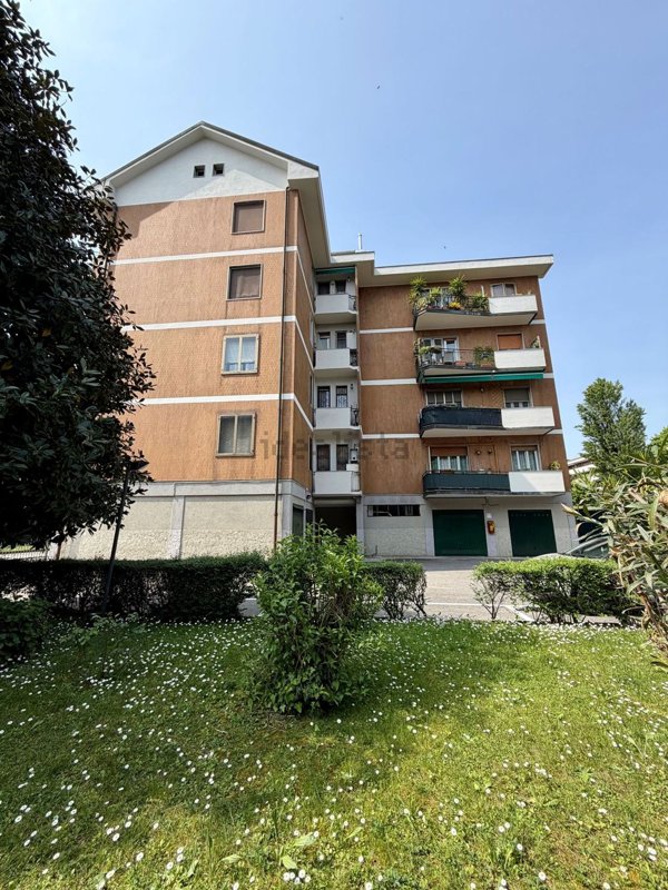 appartamento in vendita a Peschiera Borromeo in zona Bettola
