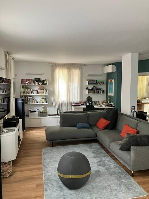 casa indipendente in vendita a Peschiera Borromeo