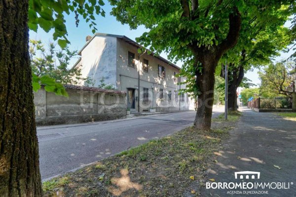 casa indipendente in vendita a Peschiera Borromeo in zona Linate