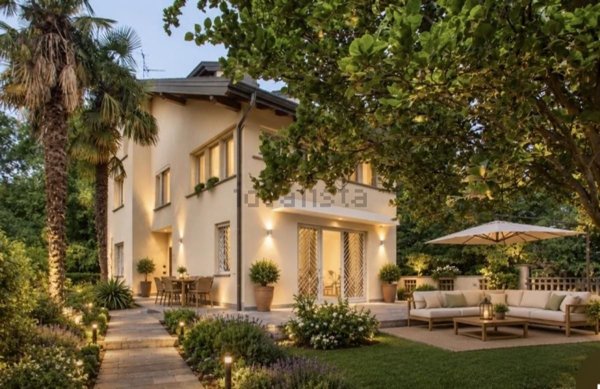 casa indipendente in vendita a Peschiera Borromeo in zona Mezzate