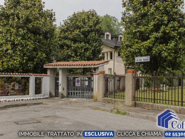 casa indipendente in vendita a Peschiera Borromeo in zona Mezzate
