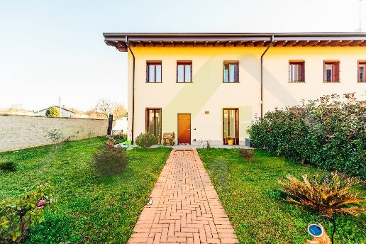 appartamento in vendita a Peschiera Borromeo in zona Linate