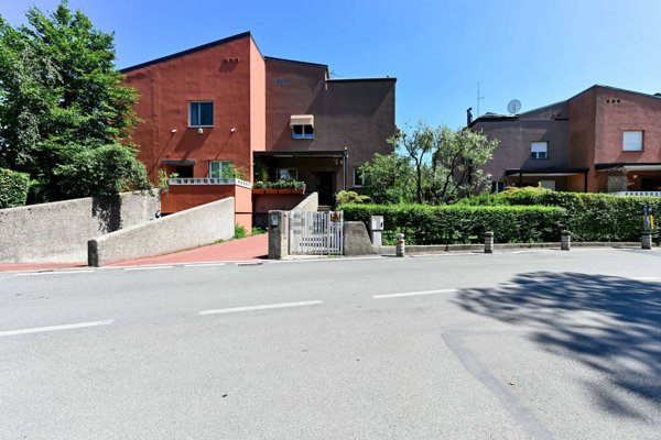 casa indipendente in vendita a Peschiera Borromeo in zona San Bovio