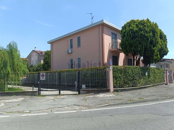 appartamento in vendita a Peschiera Borromeo in zona Canzo