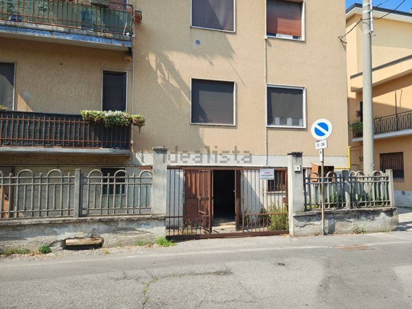 locale di sgombero in vendita a Peschiera Borromeo