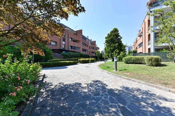appartamento in vendita a Peschiera Borromeo in zona San Bovio