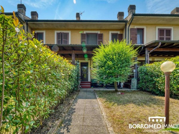 casa indipendente in vendita a Peschiera Borromeo in zona Bettola