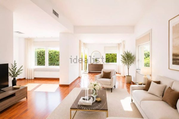 casa indipendente in vendita a Peschiera Borromeo in zona San Bovio