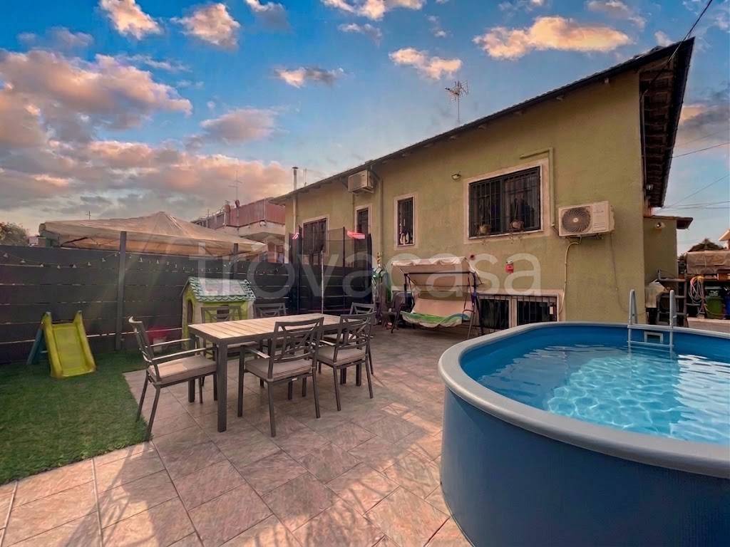 casa indipendente in vendita a Peschiera Borromeo