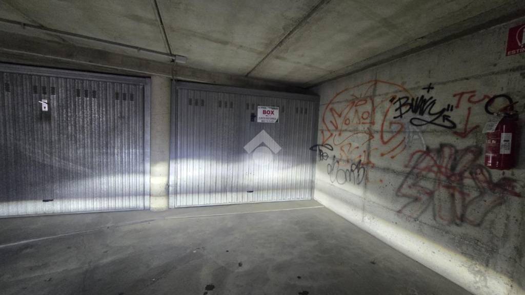 box auto in vendita a Peschiera Borromeo in zona San Bovio