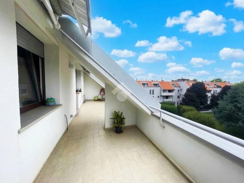 appartamento in vendita a Peschiera Borromeo in zona Mezzate