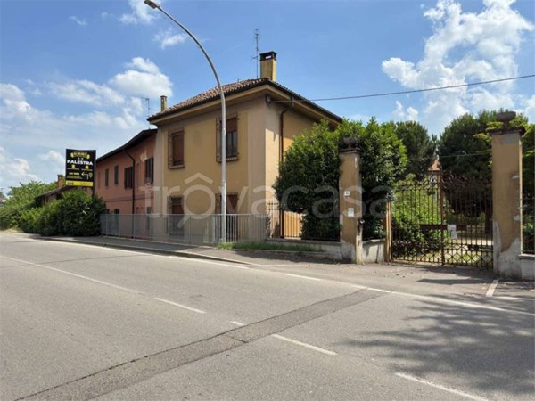 casa indipendente in vendita a Peschiera Borromeo in zona Bettola
