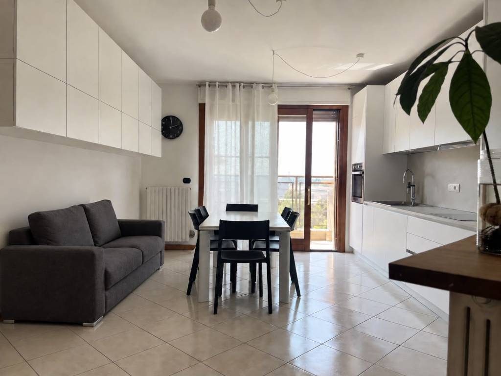 appartamento in vendita a Peschiera Borromeo in zona Bettola