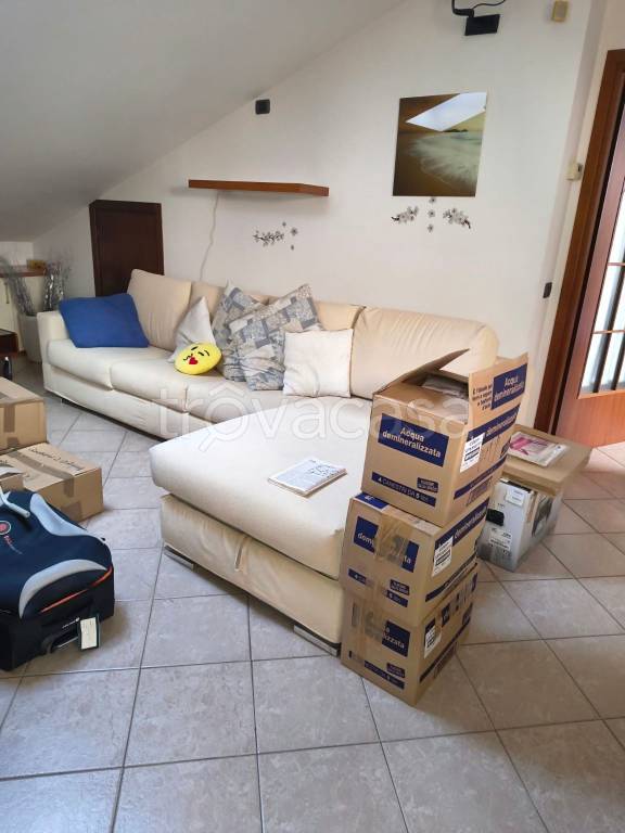 appartamento in vendita a Peschiera Borromeo in zona Bettola