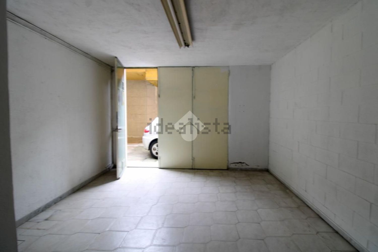 locale commerciale in vendita a Pessano con Bornago