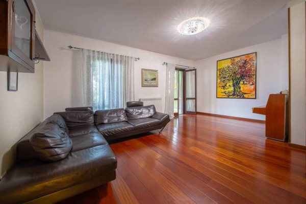 casa indipendente in vendita a Pessano con Bornago