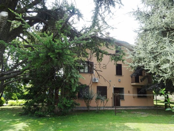 casa indipendente in vendita a Pessano con Bornago