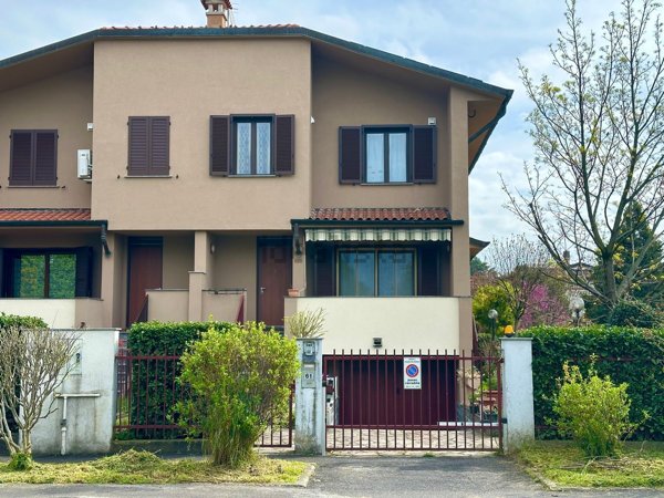 casa indipendente in vendita a Pessano con Bornago