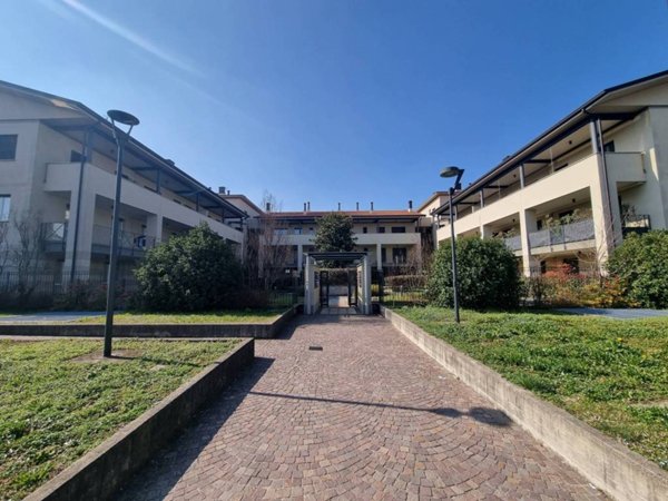 appartamento in vendita a Pessano con Bornago