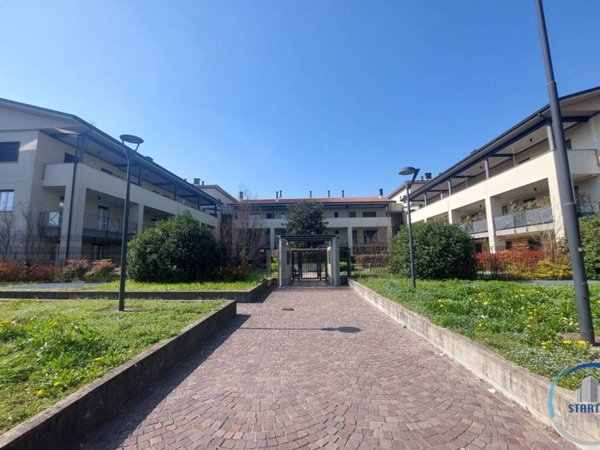 appartamento in vendita a Pessano con Bornago