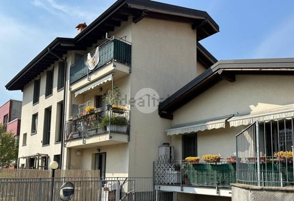 appartamento in vendita a Pessano con Bornago